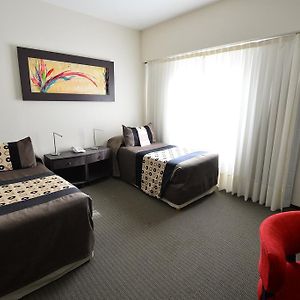 Habitación Estándar con 2 Camas Individuales
